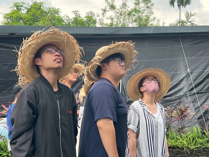 認真找尋部落的寶藏