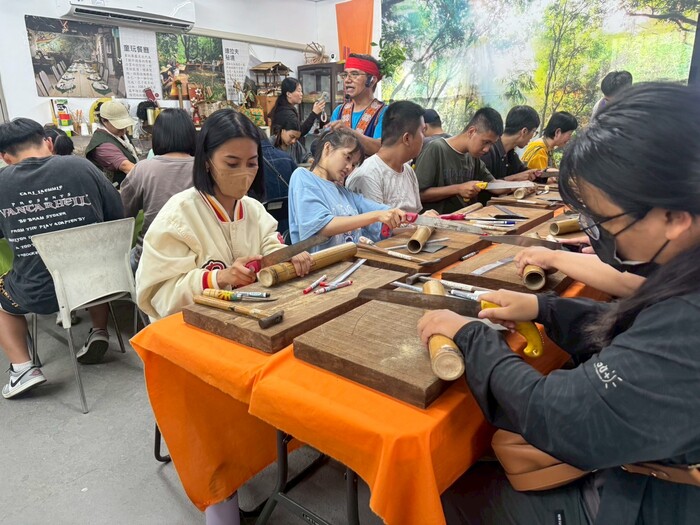 蔣老師用心講解每個環節
